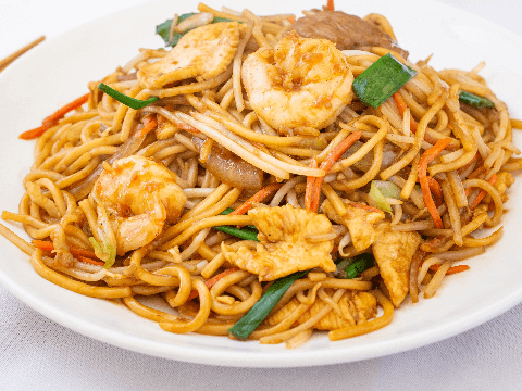 lo mein at Lu Garden